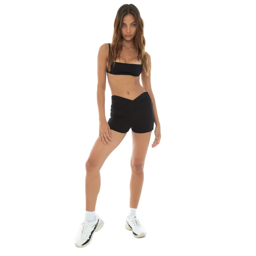 🧘🏼‍♀️ are you am i alka short black xxs 🧘🏼‍♀️